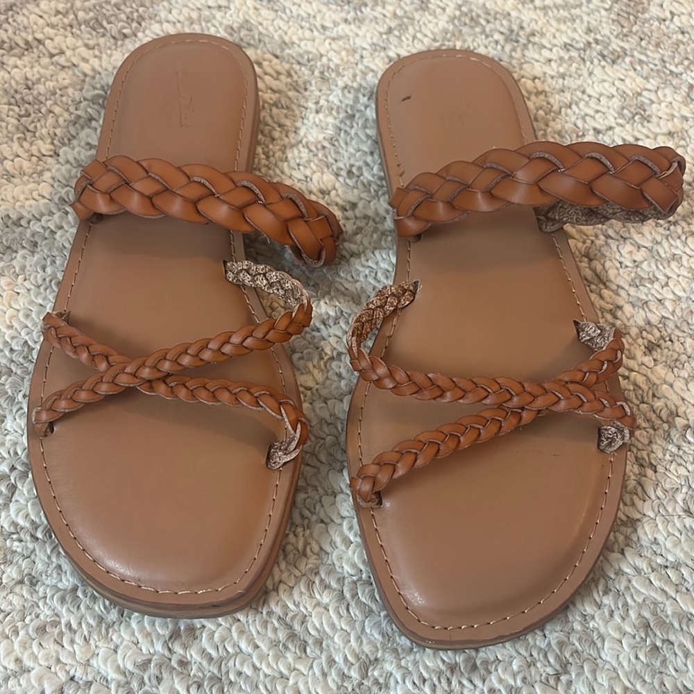 Universal Thread Braided Sandal - Picture 2 of 3